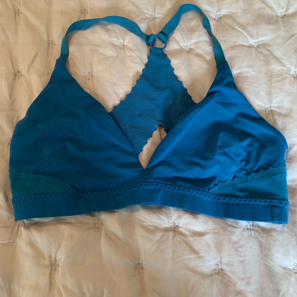 Lululemon blue detailed sports bra